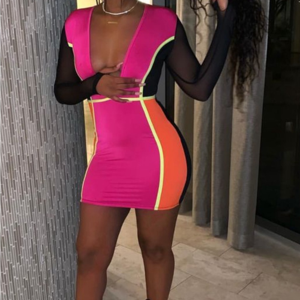 Size Large deep plunge bodycon dress.